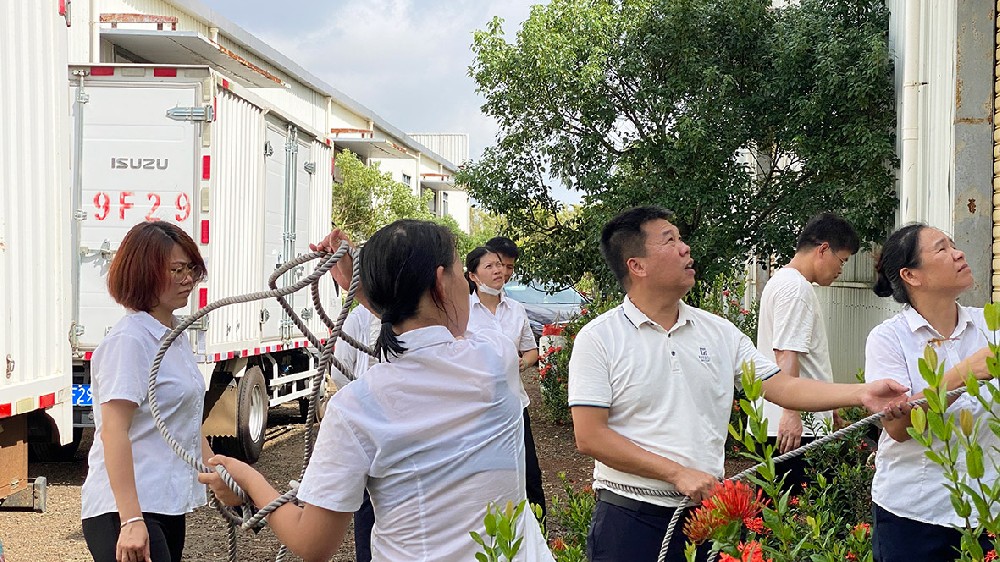 同心·同向·同發(fā)力！潤德利人共擔(dān)風(fēng)雨！
